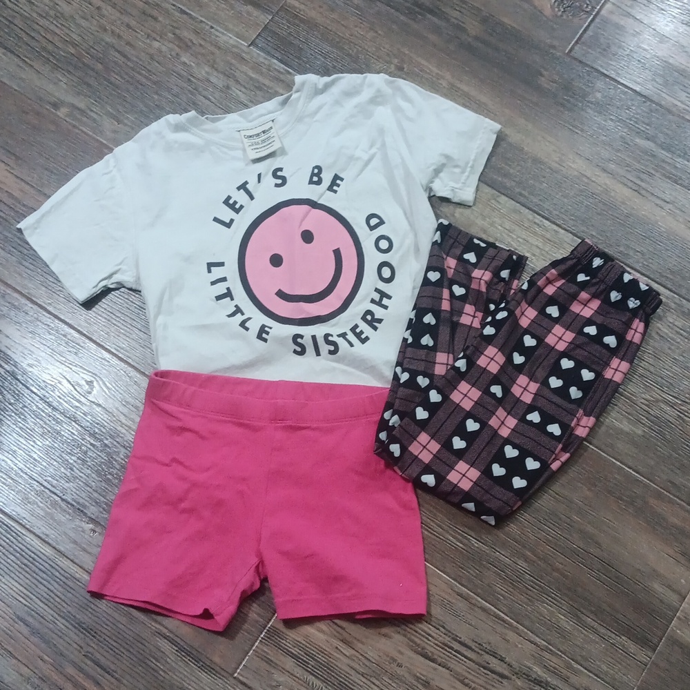 Smile T Shirt (YXS) with a pair of Shorts (6/6X) and a pair of Leggings (S)